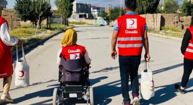 Türk Kızılay Engelleri İyilikle Aşıyor /