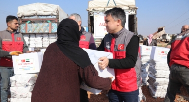 Sadakataşı İdlib’de mülteci ailelere yardım ulaştırdı