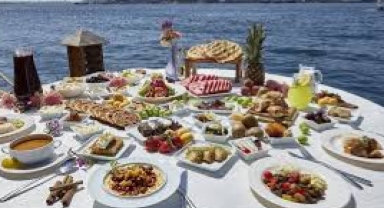 İstanbul'da Lüks Restoranda İftarın Bedeli 18 Bin TL'ye Ulaştı!