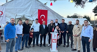 Hilal'in Altında Buluşuyoruz: Küçükçekmece'de Kızılay'ın İftar Sofrası Büyüyor