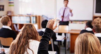 İngiltere'de öğrencilere teşvik: Okula gel, iPad'i kap