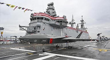 Dünyanın ilk İHA taşıyıcısı TCG Anadolu dış basının gündeminde: Türkiye bir ilke imza attı! İşte takip eden ülkeler