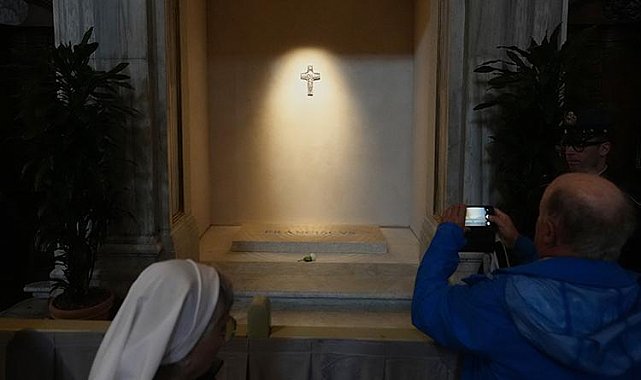 Papa Francis'in mezarı ilk kez görüntülendi