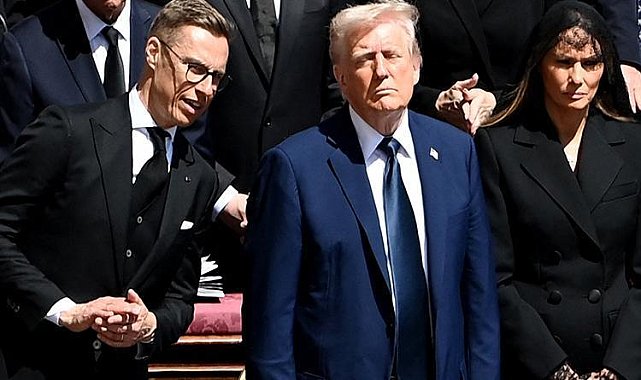 Papa'nın cenaze töreninde Melania Trump'ın müdahalesi krizi önledi