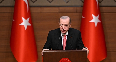 Cumhurbaşkanı Erdoğan’dan Kamu Görevlilerine “Emanet” Vurgusu: “Makamlar Geçicidir, Asıl Olan Halkımıza Hizmettir” 