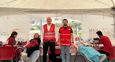 Kızılay ve MHP Küçükçekmece'den Ortak Çağrı: Kan Ver, Hayat Kurtar!