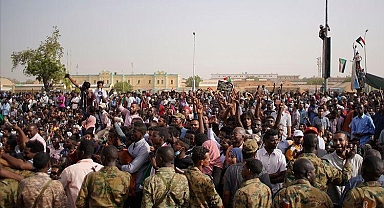 Sudan'da 3 yılın ardından başbakan atandı