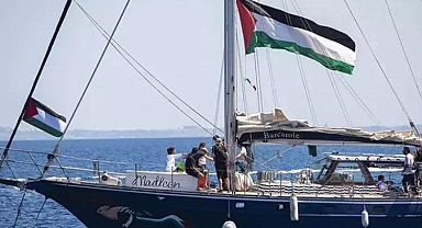 Dünya Madleen’i İzliyor! İsrail Ordusu Gemide: İrtibat Kesildi