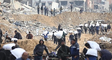 İsrail, Yardım Bekleyen Gazzelileri Hedef Aldı: En Az 22 Filistinli Hayatını Kaybetti.
