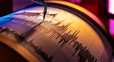 Kolombiya'da 6,3 büyüklüğünde deprem: Başkent Bogota'da halk sokağa döküldü