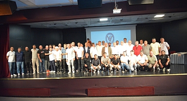 Küçükçekmece Futbol Antrenörleri Derneği Kongresi Yapıldı: Halil İbrahim Toy Güven Tazeledi