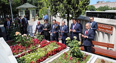 Saadet Partisi Genel Başkanı Mahmut Arıkan’dan Erbakan Hoca’ya Vefa Ziyareti