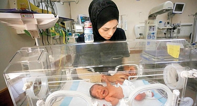 Gazze’de Bebekler Ölümle Yüz Yüze: Mama ve Süt Tükenmek Üzere