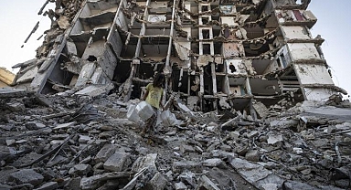 İsrail’in Hava Saldırıları Gazze’de İnsani Krizi Derinleştiriyor: Çadırlar ve Mülteciler Vuruldu