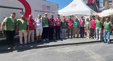 Rizeliler Derneği'nden Kızılay'a Can Bağışı: