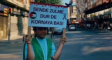 Sefaköy Işıkları Zulme Karşı Yandı: Küçükçekmece’de Gazze İçin Sessiz Direniş