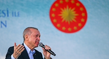 AK Parti'de Merkez-İlçe Farkı Tartışması: Erdoğan Çalışıyor, İlçe Teşkilatları Sakin