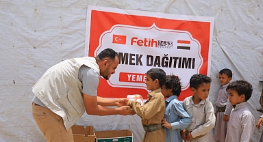 Fetih 1453 Derneği Yemen'de 1000 Kişilik Sıcak Yemekle Yemen'e Gönül Sofrası Kuruldu