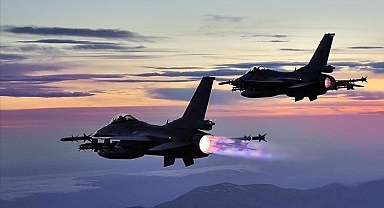 Japonya’da F-2A Savaş Uçağı Eğitim Sırasında Okyanusa Düştü: Pilot Sağ Kurtarıldı