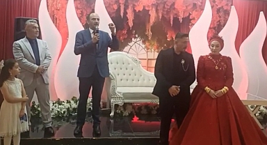 Mustafa Soydan’dan Düğünde Gençlere Evlilik Çağrısı: “Kaskosuz Ev Olmaz!”