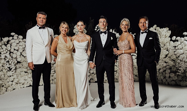 Sade ve Zarif Tören: Lal Saran ile Tolga İrdem'in Assos'taki Düğünü Çok Konuşuldu