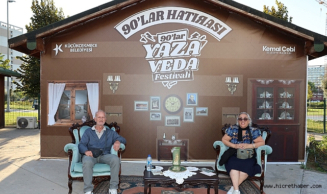 Küçükçekmece'de 90'lar Coşkusuyla Yaza Veda Festivali Büyük İlgi Gördü