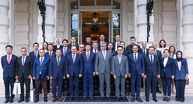 Sağlık Bakanı Memişoğlu Huawei’in Çin’deki genel merkezini ziyaret etti