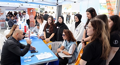 Sosyal Belediyecilikten Somut Adım: Küçükçekmece'de İş ve Kariyer Fırsatları