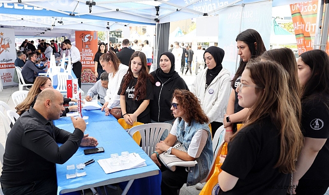 Sosyal Belediyecilikten Somut Adım: Küçükçekmece'de İş ve Kariyer Fırsatları