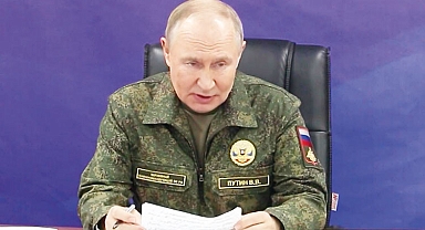 Batı’ya Cevap Kamuflajla Geldi: Putin’den Kararlılık Gösterisi