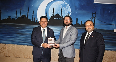 “Bülent Kaya’dan Anadolu Gençlik Derneği Ziyareti: Gençlik, Milli Görüş’ün Geleceği”