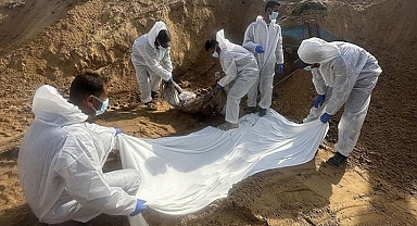 Gazze’de toplu mezarlardan cenazeler çıkarılıyor