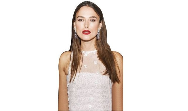 Knightley’den Dijital Karar: “Evimizde Sosyal Medya Yasak”