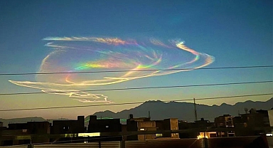 Pakistan'da görüldü: 'Ateş gökkuşağı' görsel şölen sundu