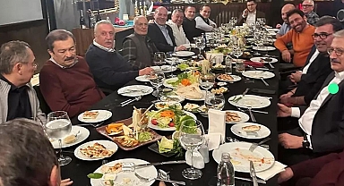 Ağar O Fotoğraf İçin Konuştu: “Devlet Meselesi Kalabalık Masada Olmaz”