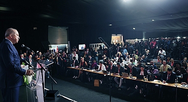 Erdoğan, G20 Basın Toplantısında Gazetecilerle Yakın Temasta Bulundu.