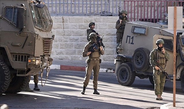 İsrail Batı Şeria’da Baskınlarını Artırdı: Filistinliler Gözaltında, Meyve Ağaçları Kesildi