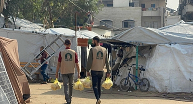 Nezir Derneği, Gazze'de Sıcak Ekmek Dağıtımını Aralıksız Sürdürüyor 