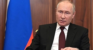 Putin, Arktik bölgesine işaret etti: Rusya'nın konumunu güçlendirmeliyiz