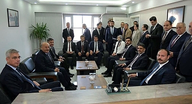 Çayırlı Belediye Başkanı Oktay Efe, Sağlık Bakanı Memişoğlu ile Hastane Sorunlarını Görüştü