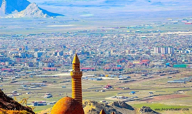 Tarihi ve Sınır Ticaretiyle Öne Çıkan Doğubayazıt İl Olmak İçin Hazır