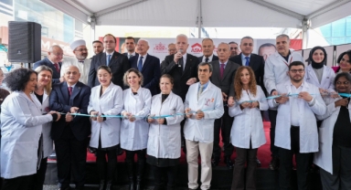 Vali Davut Gül’ün Katılımıyla Küçükçekmece’de Aile Sağlığı Merkezi Açıldı 