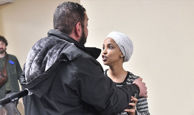 ABD’de Temsilciler Meclisi Üyesi Ilhan Omar Saldırıya Uğradı