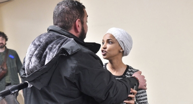 ABD’de Temsilciler Meclisi Üyesi Ilhan Omar Saldırıya Uğradı