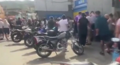 ABD’nin Venezuela’ya Saldırısı Başkentte Hayatı Durma Noktasına Getirdi