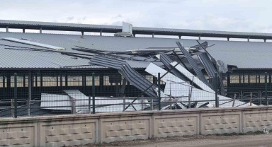 Afyonkarahisar’da Fırtına Etkili Oldu: Şuhut’ta Çatılar Uçtu