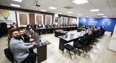 AK Parti Başakşehir’de İlk Yönetim Kurulu Toplantısı: “Türkiye Yüzyılı’na Omuz Vermeye Hazırız”