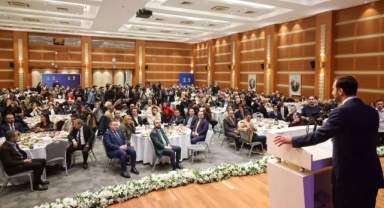 AK Parti İstanbul İl Başkanlığı’nda Gazeteciler Günü Buluşması 