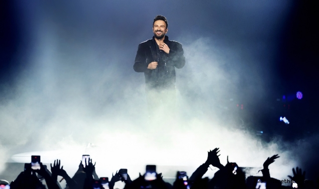 “Beni Çok Sev” Diyerek Seslendi: Tarkan’dan Eşine ve Kızına Duygusal Mesaj