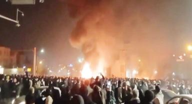 İran’da Gerilim Tırmanıyor: İnternet Kesildi, Çatışmalar Şiddetlendi